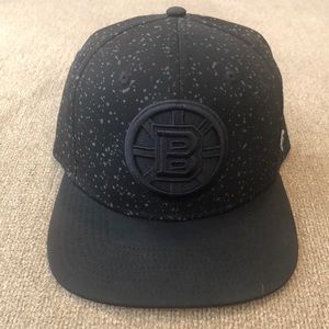 Bruins logo snap back from fanatics
